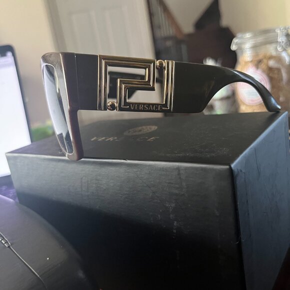 VERSAVE Chocolate Brown Greca Sunglasses - Picture 2 of 6